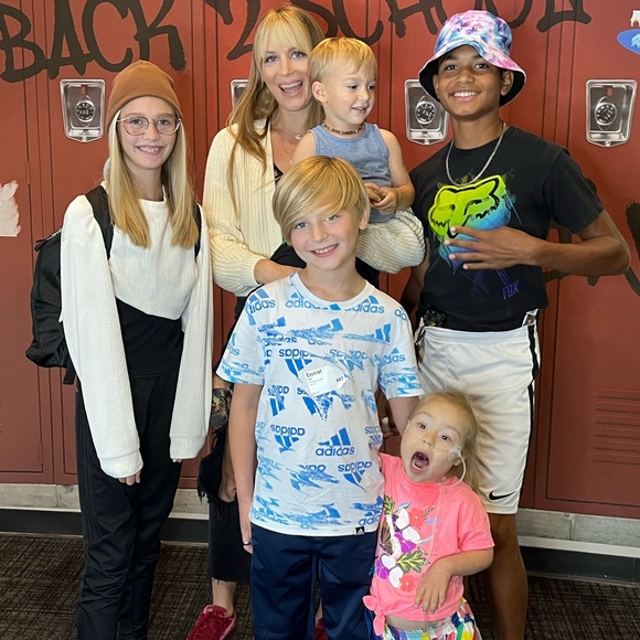 Meet your Posher, Tricia - Picture 3 of 16